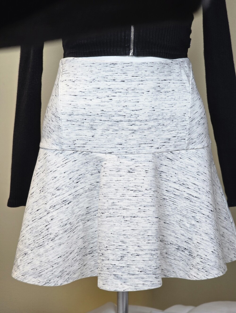 Wilfred by Aritzia Terrasse Drop-Waist Flounce Skater Skirt In Size 6
